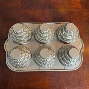 Nordic Ware Tiered Cakelet Pan 6 cups 1.4 L Cast Aluminum Made In USA Baking